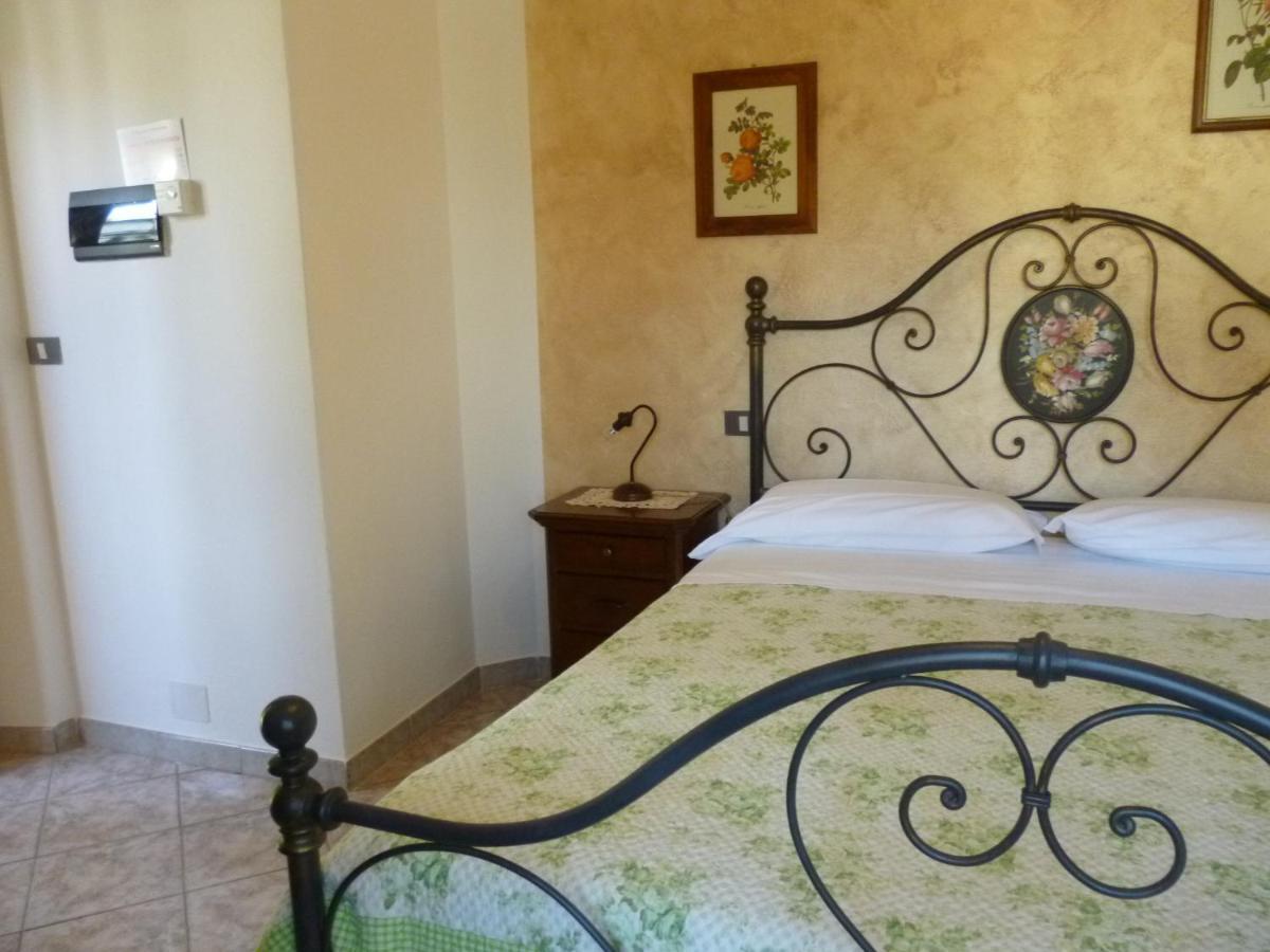 Agriturismo Le Chicche Di Mafalda モンテメラノ エクステリア 写真